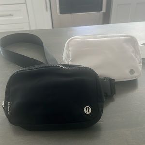 Two Lululemon belt bag white and black 1 L